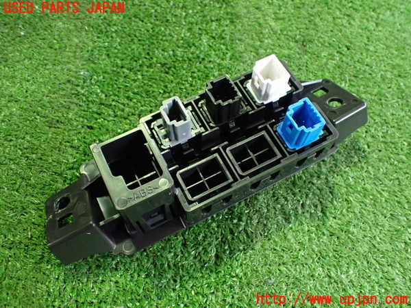 2UPJ-9235616306]日産リーフ(ZE1)スイッチ1 (ステアリングヒーター等) 中古_2