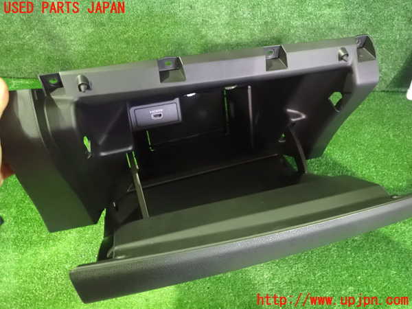 2UPJ-9235617516]日産リーフ(ZE1)グローブボックス1 (ジャンク品) 中古_2