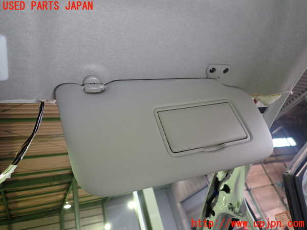 2UPJ-9235617625]日産リーフ(ZE1)室内サンバイザー右側 中古_2