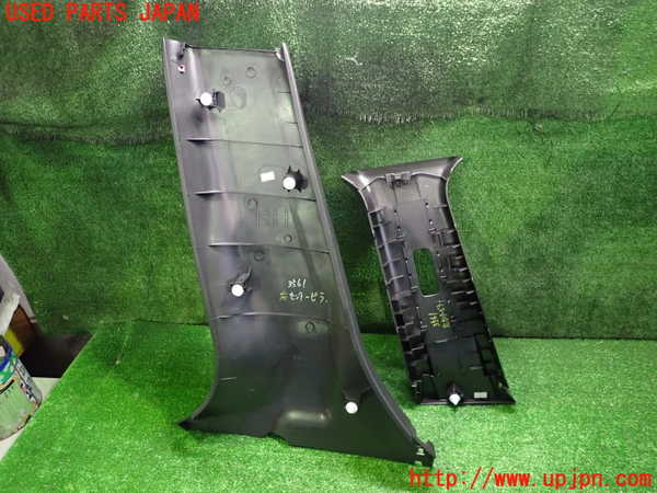 2UPJ-9235617665]日産リーフ(ZE1)右センターピラートリム 中古_3