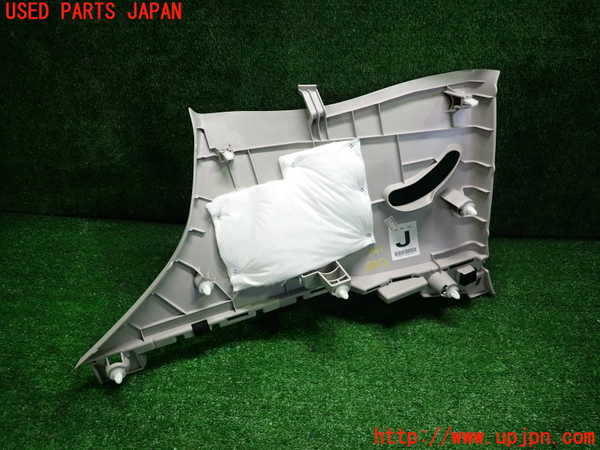 2UPJ-9235617675]日産リーフ(ZE1)右リアピラートリム 中古_3