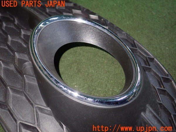 3UPJ=9235620012]アウディ Q3 2.0TFSIクワトロ211PS(8UCPSF)純正 左フロント フォグランプガーニッシュ フォグランプカバー  中古_5