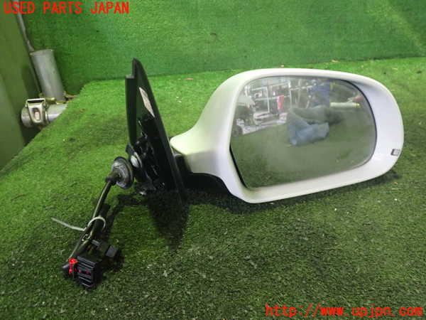 2UPJ-9235621210]アウディ・Q3(8UCPSF)右ドアミラー 中古_2