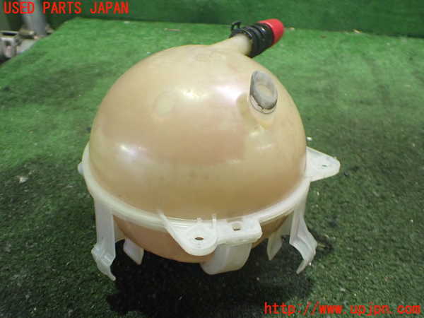 2UPJ-9235622410]アウディ・Q3(8UCPSF)ラジエータータンク 中古_2