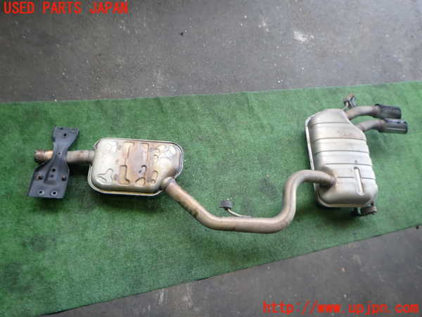 2UPJ-9235622671]アウディ・Q3(8UCPSF)リアマフラー1 中古_3