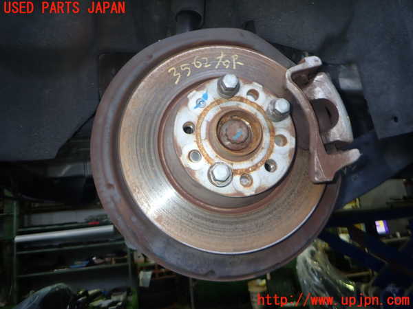 2UPJ-9235624300]アウディ・Q3(8UCPSF)右リアナックルハブ 中古_2