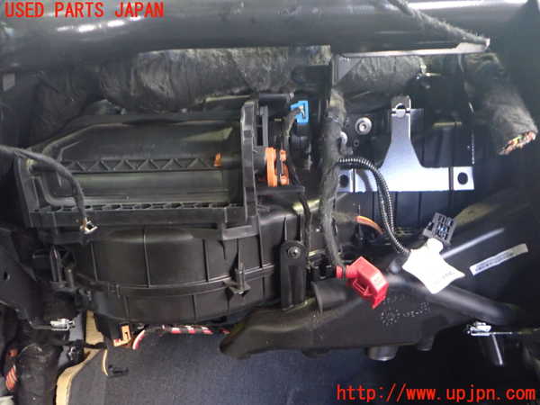 2UPJ-9235626081]アウディ・Q3(8UCPSF)エバポレーター1 中古_4