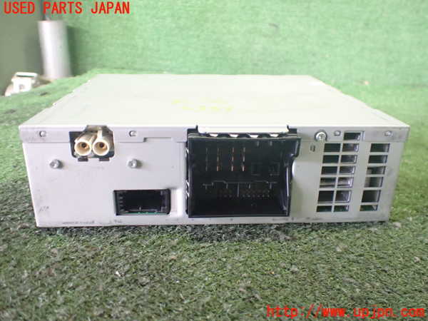 2UPJ-9235626470]アウディ・Q3(8UCPSF)ラジオ 中古_2