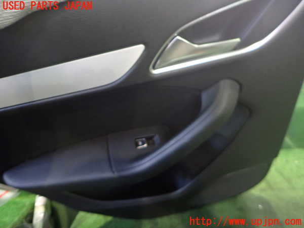 2UPJ-9235621324]アウディ・Q3(8UCPSF)左後ドア内張り 中古_2