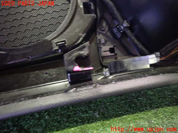 2UPJ-9235621324]アウディ・Q3(8UCPSF)左後ドア内張り 中古_5