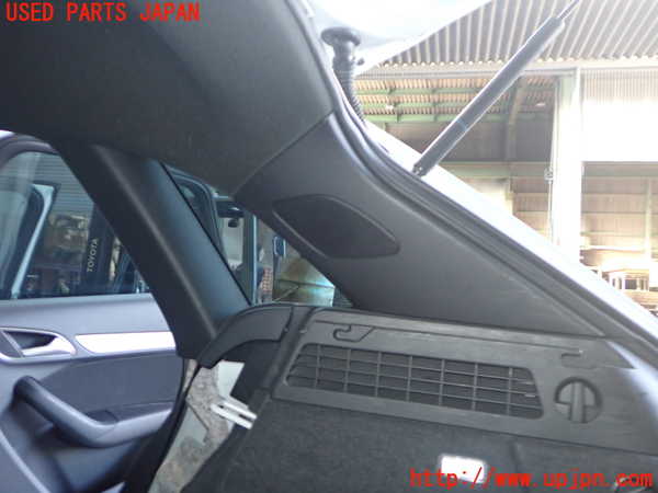 2UPJ-9235627675]アウディ・Q3(8UCPSF)右リアピラートリム 中古_2