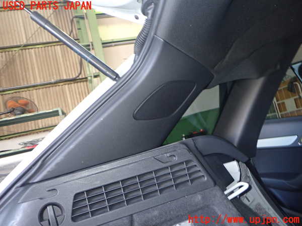 2UPJ-9235627680]アウディ・Q3(8UCPSF)左リアピラートリム 中古_2