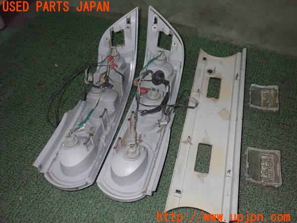 3UPJ=9235630547]MR2(SW20)前期 II型 社外テールランプ 純正ガーニッシュ セット 難有 中古_2