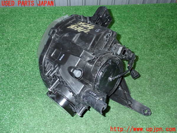 2UPJ-9235641130]ジューク NISMO(NF15)右ヘッドライト HID 中古_2