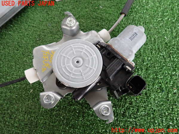 2UPJ-9235641266]ジューク NISMO(NF15)左前レギュレーターモーター 中古_2