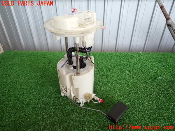 2UPJ-9235642510]ジューク NISMO(NF15)燃料ポンプ 中古_2