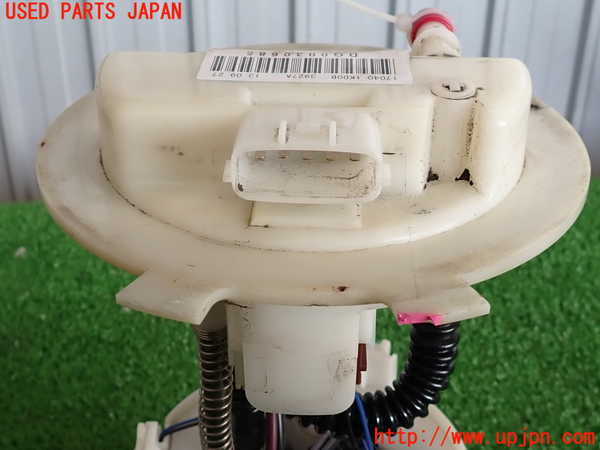 2UPJ-9235642510]ジューク NISMO(NF15)燃料ポンプ 中古_4
