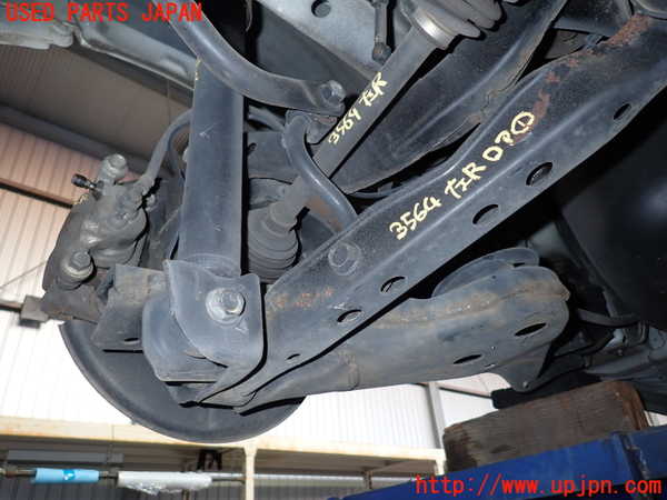 2UPJ-9235644305]ジューク NISMO(NF15)左リアナックルハブ 中古_2