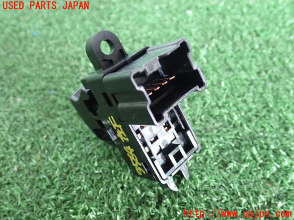 2UPJ-9235646245]ジューク NISMO(NF15)左前パワーウィンドウスイッチ 中古_2