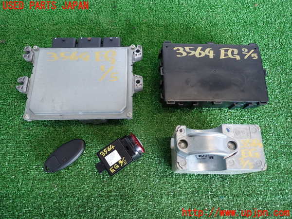 2UPJ-9235646110]ジューク NISMO(NF15)エンジンコンピューター 中古_2