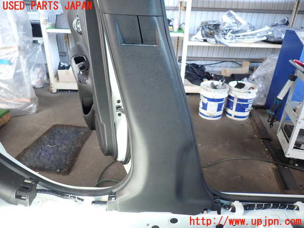 2UPJ-9235647670]ジューク NISMO(NF15)左センターピラートリム 中古_3