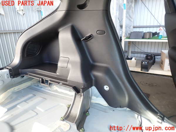 2UPJ-9235647680]ジューク NISMO(NF15)左リアピラートリム 中古_2