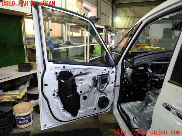 1UPJ-9235671260]セレナ e-POWER(GFC28)左前ドア (ジャンク品) 中古(43R-00033 M2H3)_5
