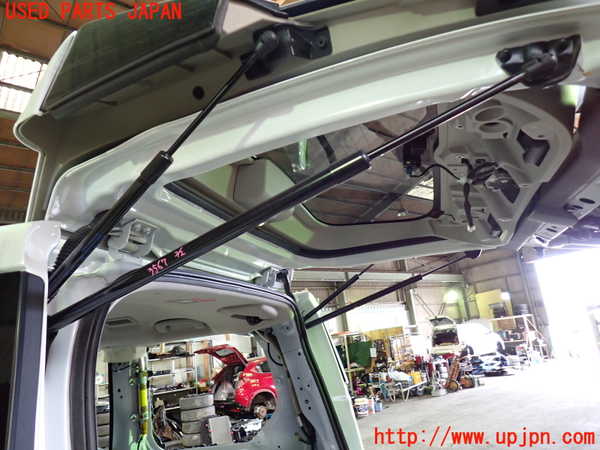 1UPJ-9235671584]セレナ e-POWER(GFC28)リアゲートダンパー 中古_2