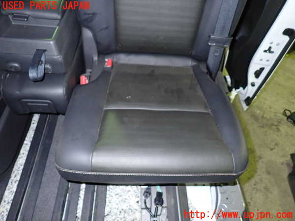 1UPJ-9235677175]セレナ e-POWER(GFC28)左2列目シート 中古_3