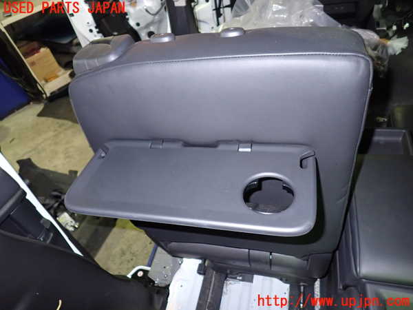 1UPJ-9235677175]セレナ e-POWER(GFC28)左2列目シート 中古_5