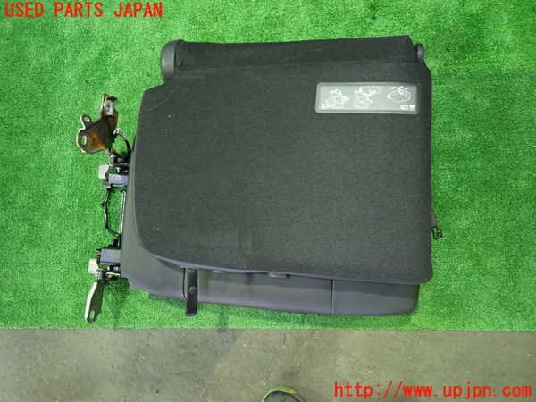 1UPJ-9235677235]セレナ e-POWER(GFC28)右3列目シート 中古_4