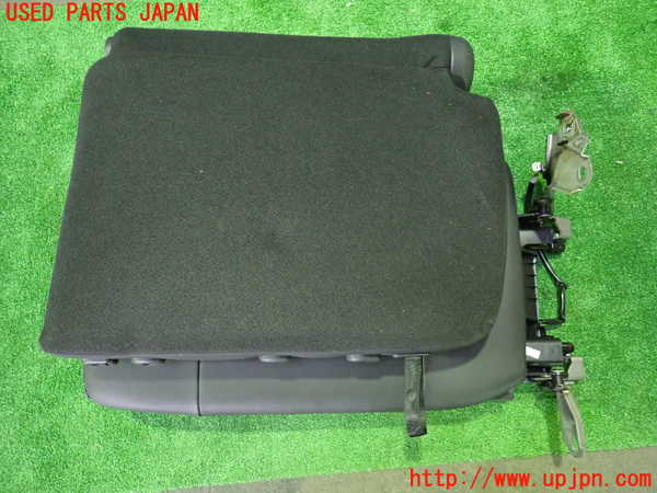 1UPJ-9235677265]セレナ e-POWER(GFC28)左3列目シート 中古_4