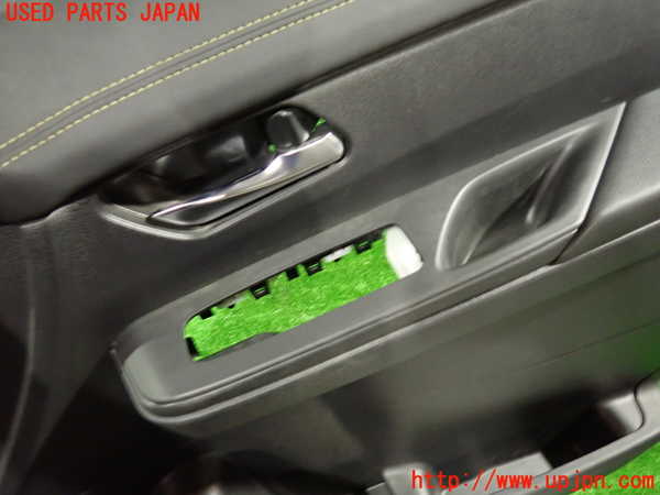 1UPJ-9235671234]セレナ e-POWER(GFC28)右前ドア内張り 中古_2