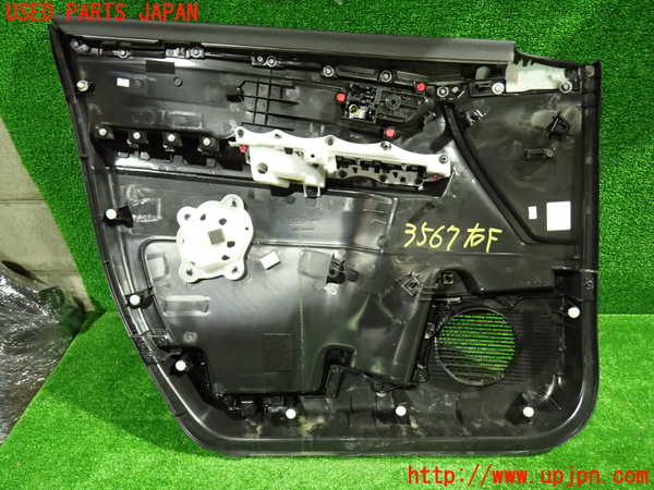 1UPJ-9235671234]セレナ e-POWER(GFC28)右前ドア内張り 中古_4