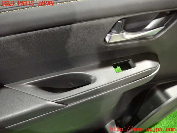 1UPJ-9235671264]セレナ e-POWER(GFC28)左前ドア内張り 中古_2