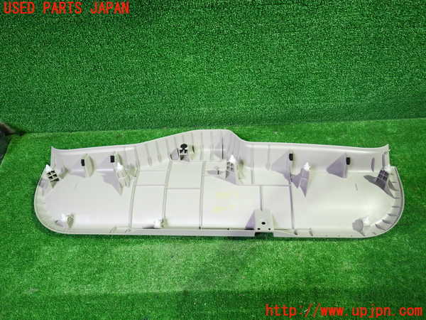 1UPJ-9235671578]セレナ e-POWER(GFC28)バックドア内張り 中古_2