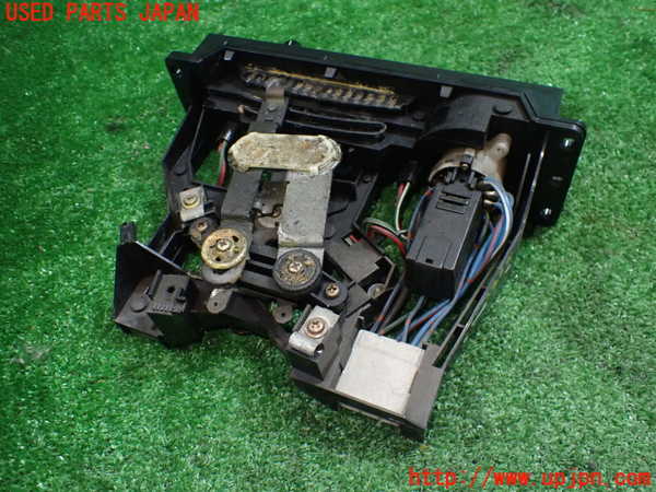 1UPJ-9235686066]ロードスター(NA6CE)エアコンスイッチ1 中古_3