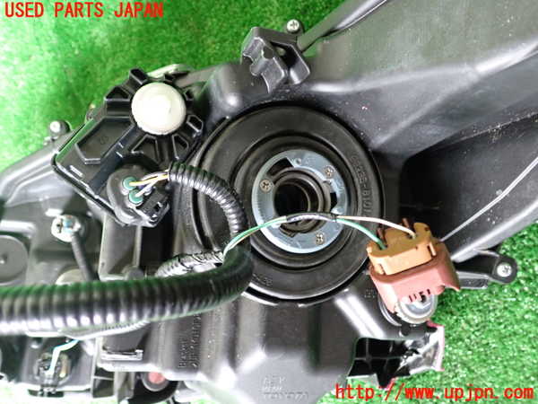 1UPJ-9235691130]ヤリス(YARIS)(MXPA10)右ヘッドライト ハロゲン 中古_5