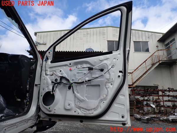 1UPJ-9235691230]ヤリス(YARIS)(MXPA10)右前ドア 中古_2