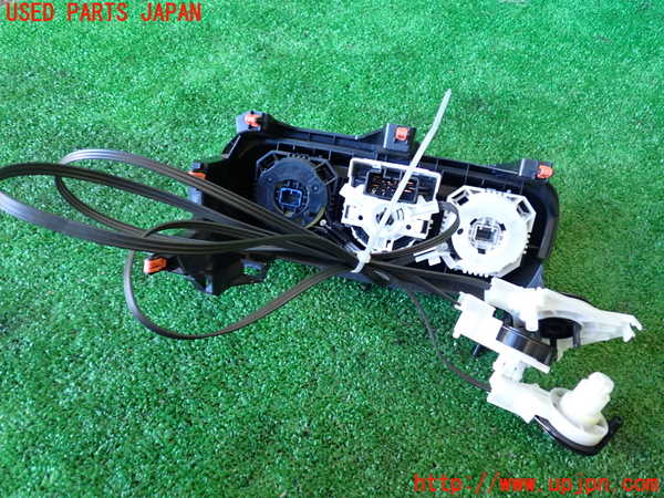 1UPJ-9235696066]ヤリス(YARIS)(MXPA10)エアコンスイッチ1 中古_2