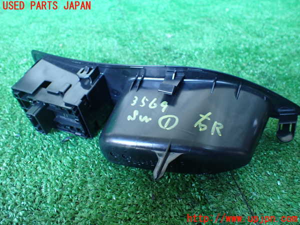 1UPJ-9235696306]ヤリス(YARIS)(MXPA10)スイッチ1(右後パワーウィンドウ) 中古_2