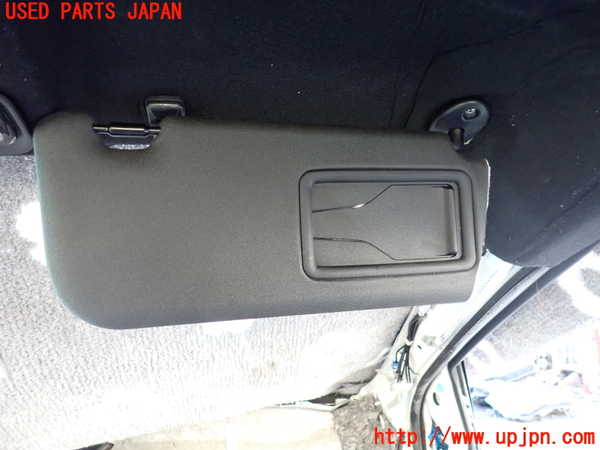 1UPJ-9235697625]ヤリス(YARIS)(MXPA10)室内サンバイザー右側 中古_2