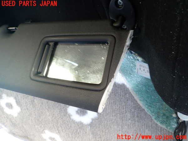 1UPJ-9235697625]ヤリス(YARIS)(MXPA10)室内サンバイザー右側 中古_4