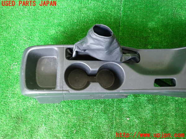 1UPJ-9235697540]ヤリス(YARIS)(MXPA10)センターコンソール 中古_3