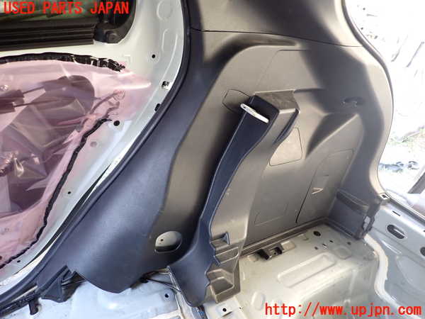1UPJ-9235697675]ヤリス(YARIS)(MXPA10)右リアピラートリム 中古_3