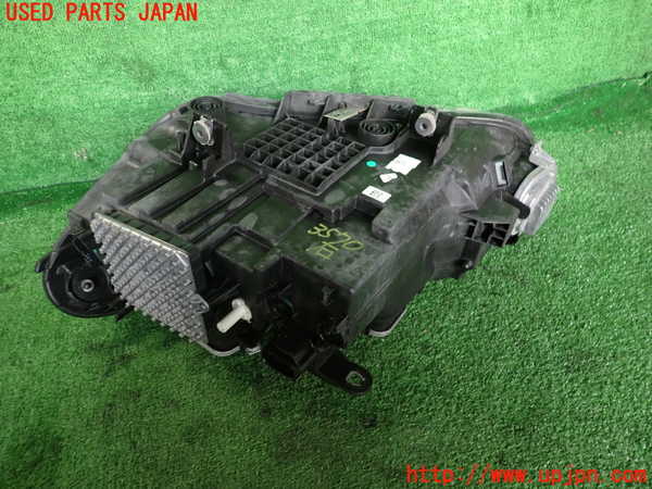 2UPJ-9235701130]BMW X1 F48(HT20)右ヘッドライト LED 中古_2