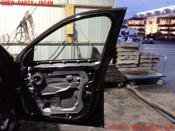 2UPJ-9235701230]BMW X1 F48(HT20)右前ドア (FUYAO 43R-011005 M5385) 中古_4