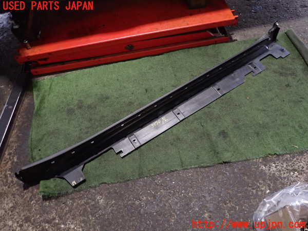 2UPJ-9235701392]BMW X1 F48(HT20)左サイドステップ 中古_3