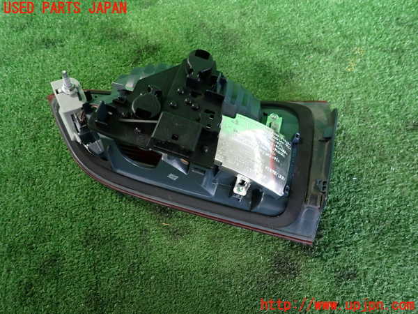 2UPJ-9235701552]BMW X1 F48(HT20)左リアフィニッシャー 中古_2