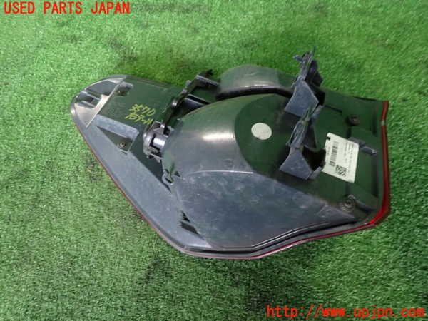 2UPJ-9235701530]BMW X1 F48(HT20)右テールランプ 中古_2